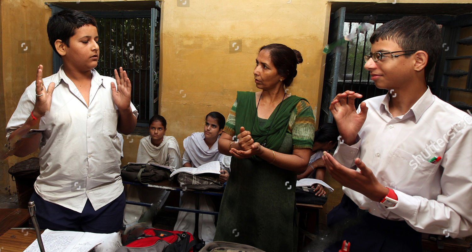Bridging the Silence: Mainpuri Empowers Teachers with Sign Language Training via PRASHAST App