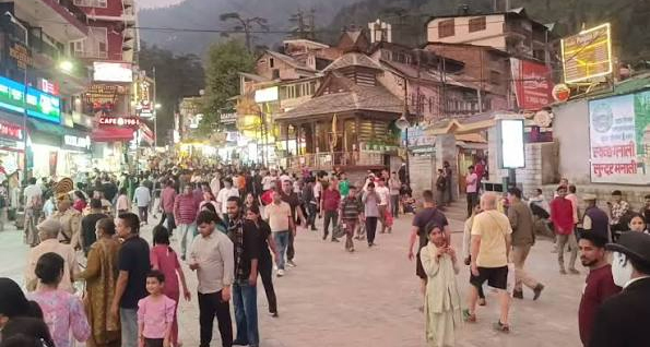विकास या विनाश? पर्यटन के बोझ तले सिसकता मनाली: कुदरत की खूबसूरती पर मंडराता पर्यावरणीय संकट